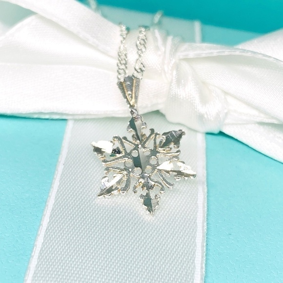Sterling snowflake pendant charm 925 diamond cut - Picture 1 of 5